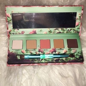 BNWT URBAN DECAY EYESHADOW PALLET